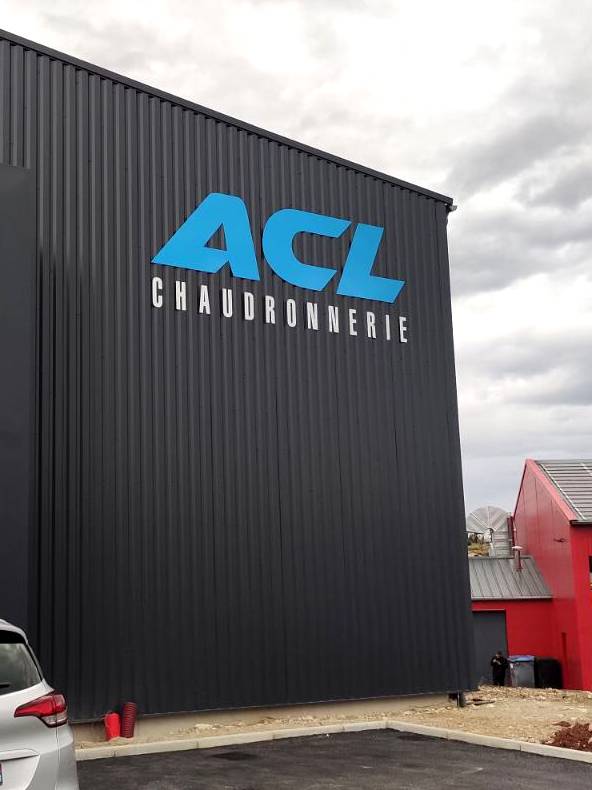 Enseigne lettres découpées en alucobond