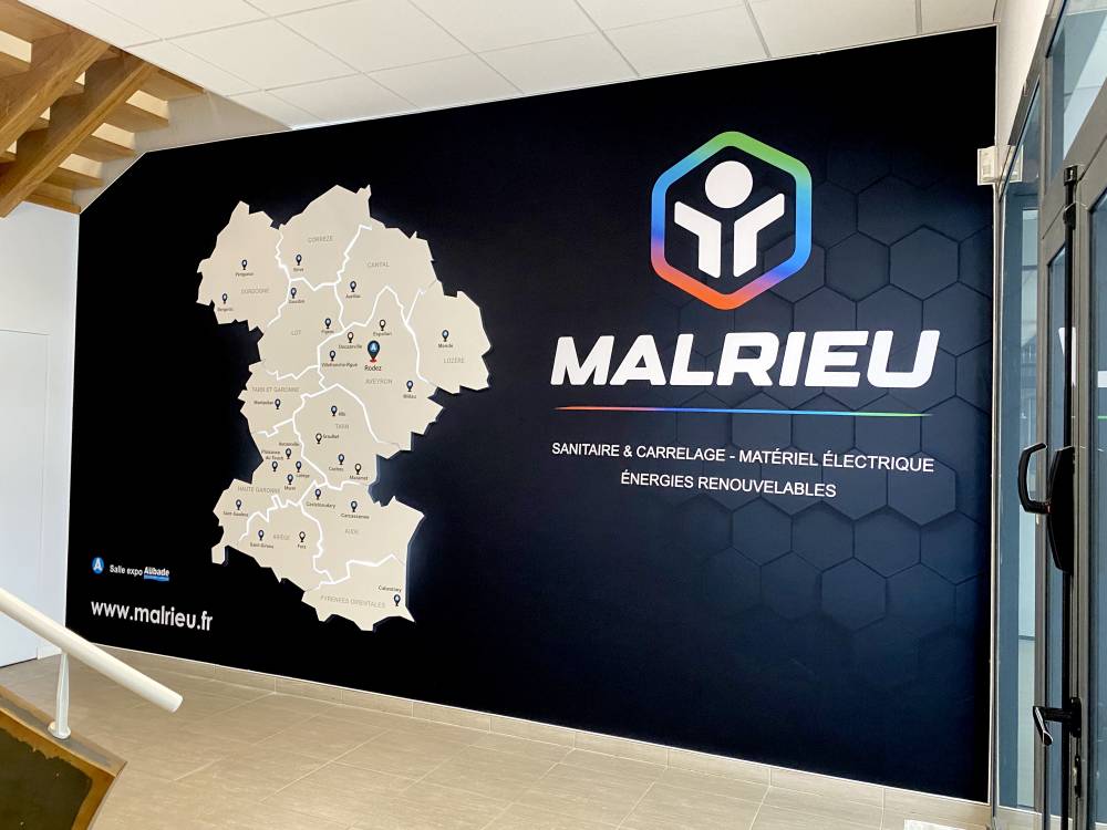 Signalétique intérieure - visuel en toile tendue avec carte lumineuse rétroéclairée à LED
