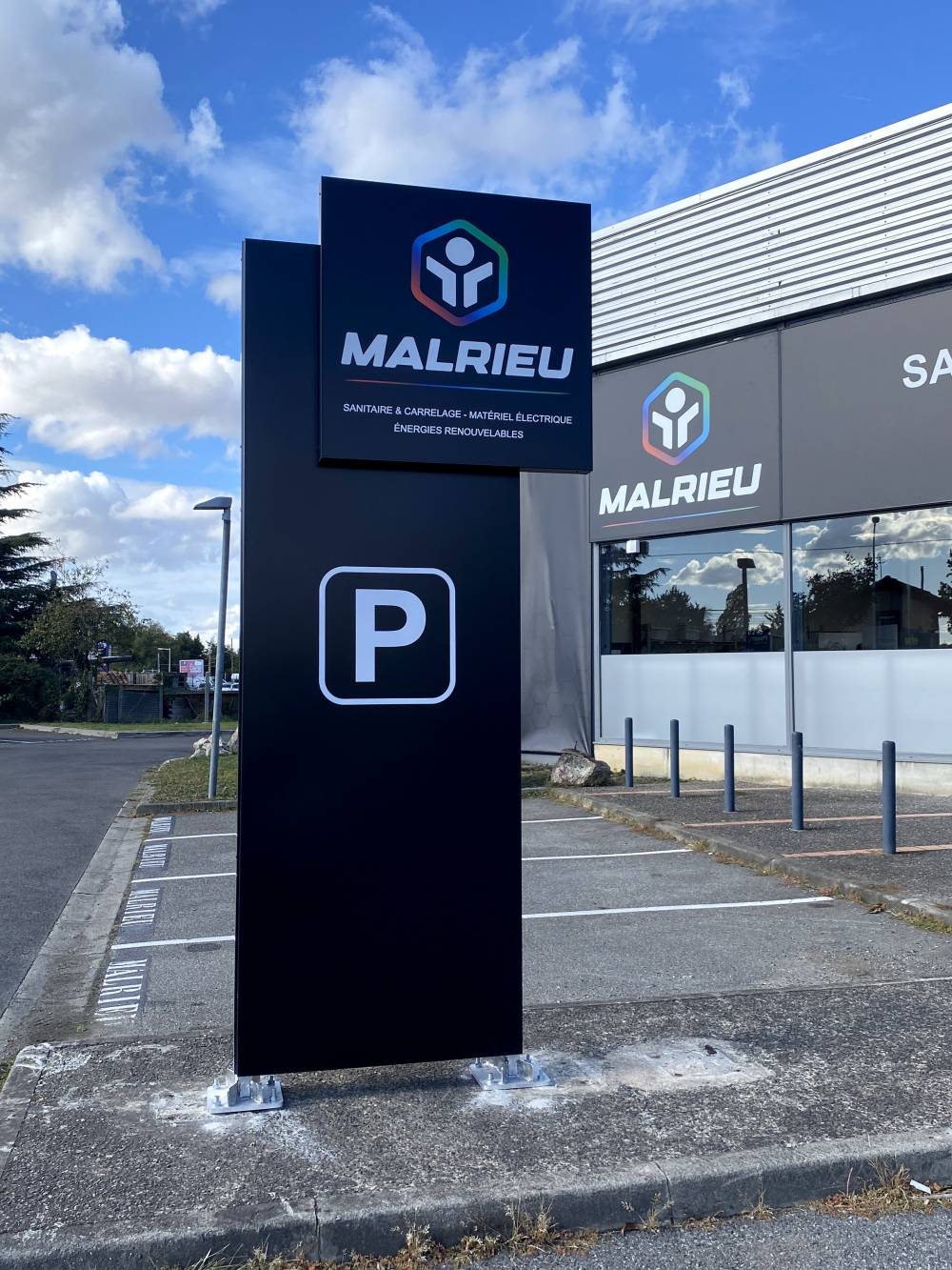 3.B.2. Totem extérieur (14)